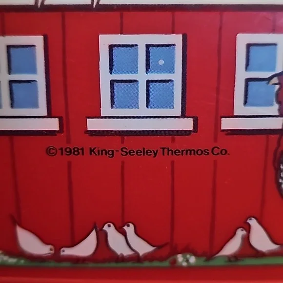 Vintage 1981 Thermos co Red Barn lunch box with cup - Picture 4 of 15